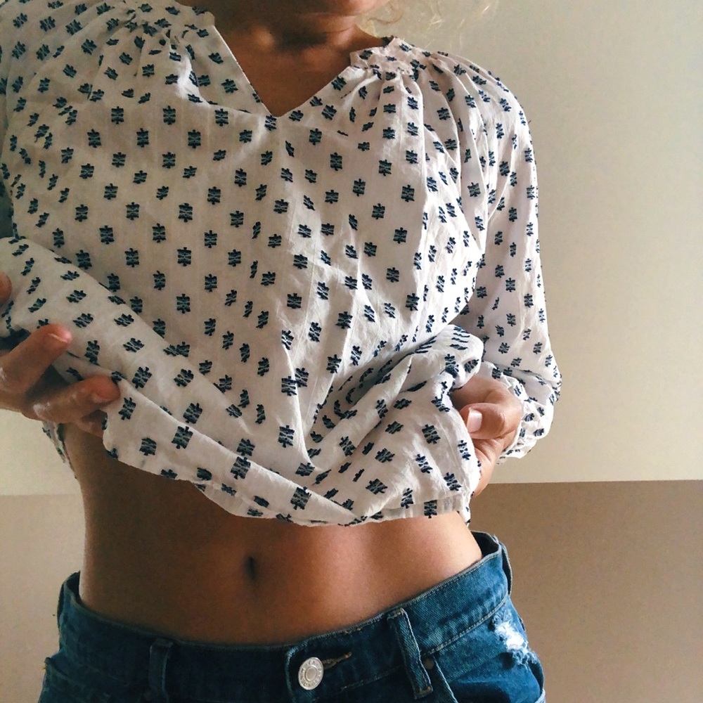 Universal Thread Patterned Blouse - Picture 2 of 3